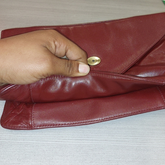 GIMBEL BROTHERS LEATHER CLUTCH - Picture 10 of 10